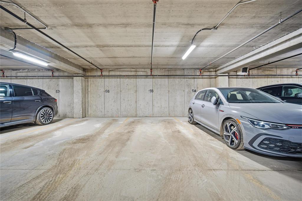 713 300 Centre Street