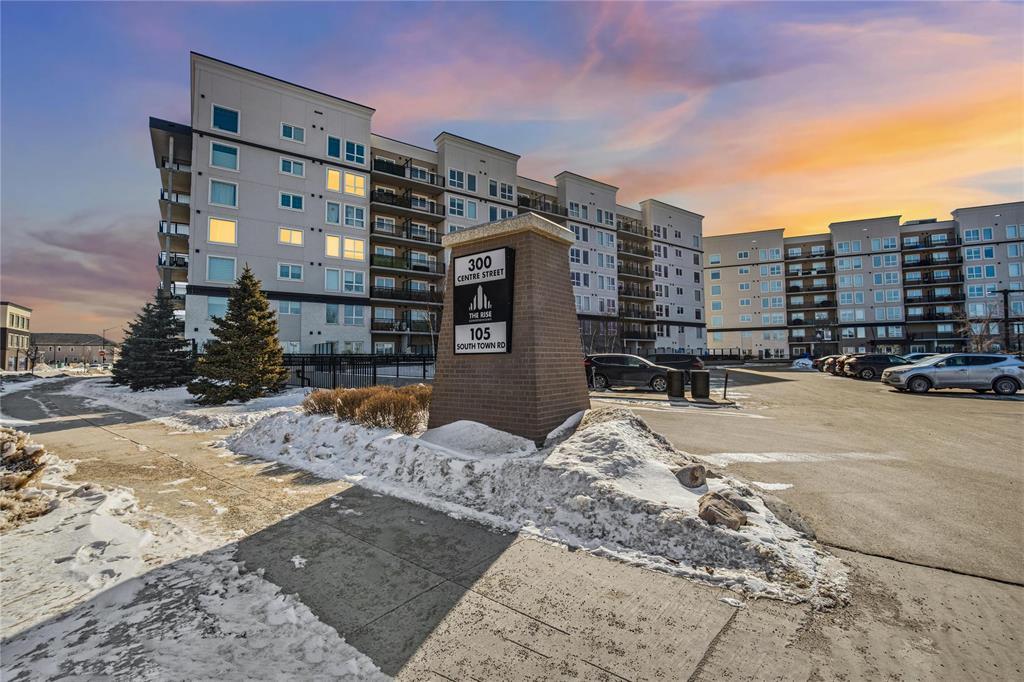 713 300 Centre Street