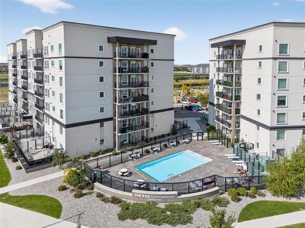 713 300 Centre Street