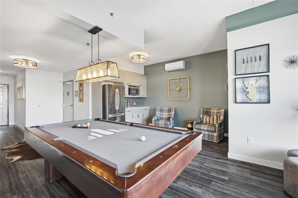 713 300 Centre Street