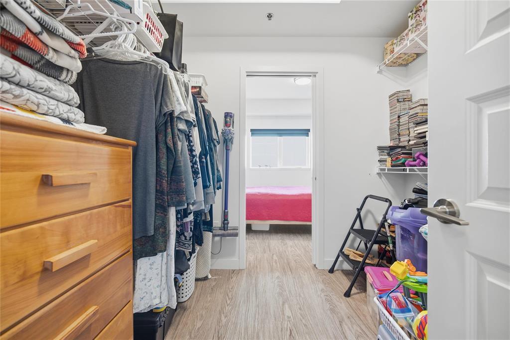 713 300 Centre Street