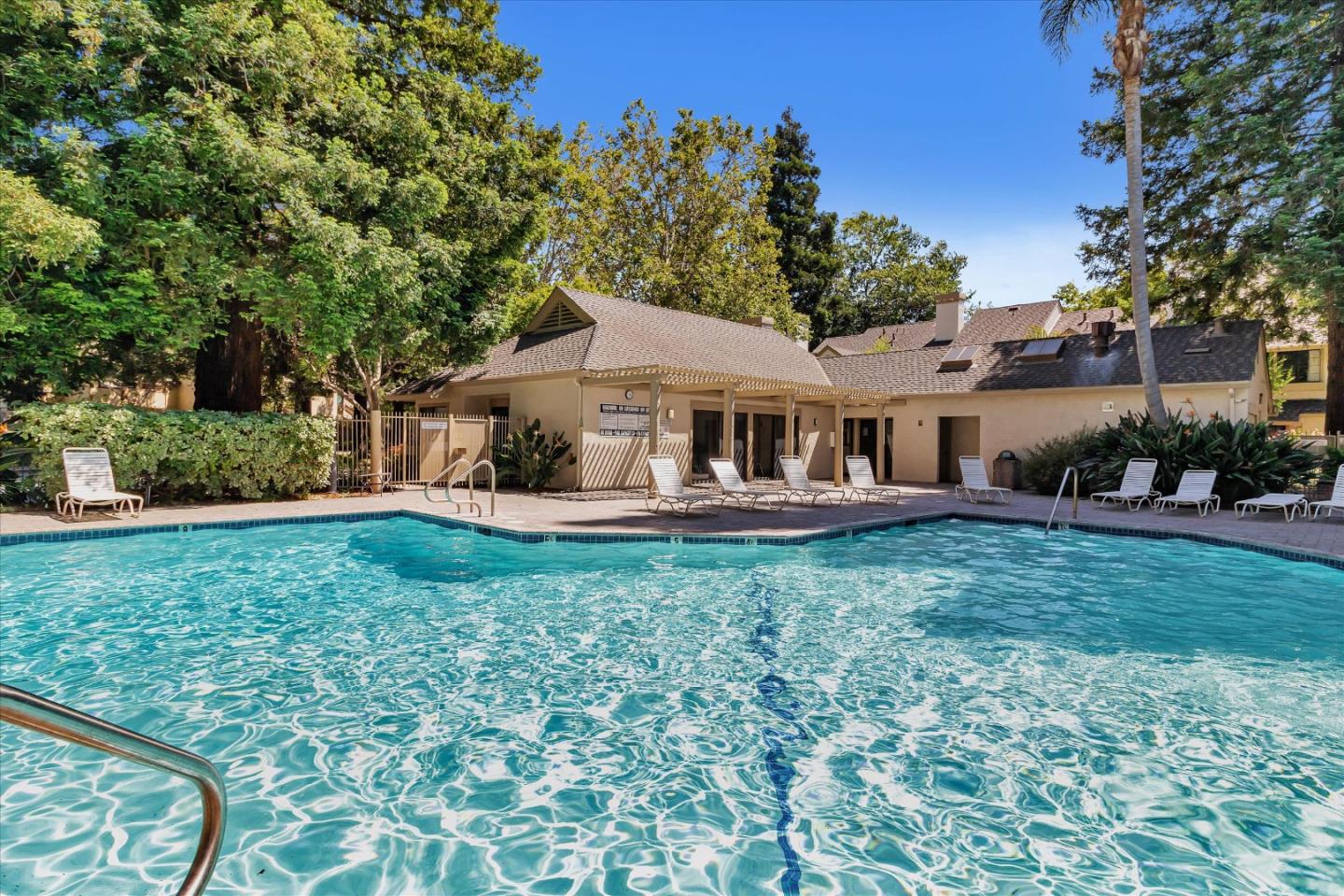 1820 Ashmeade Court