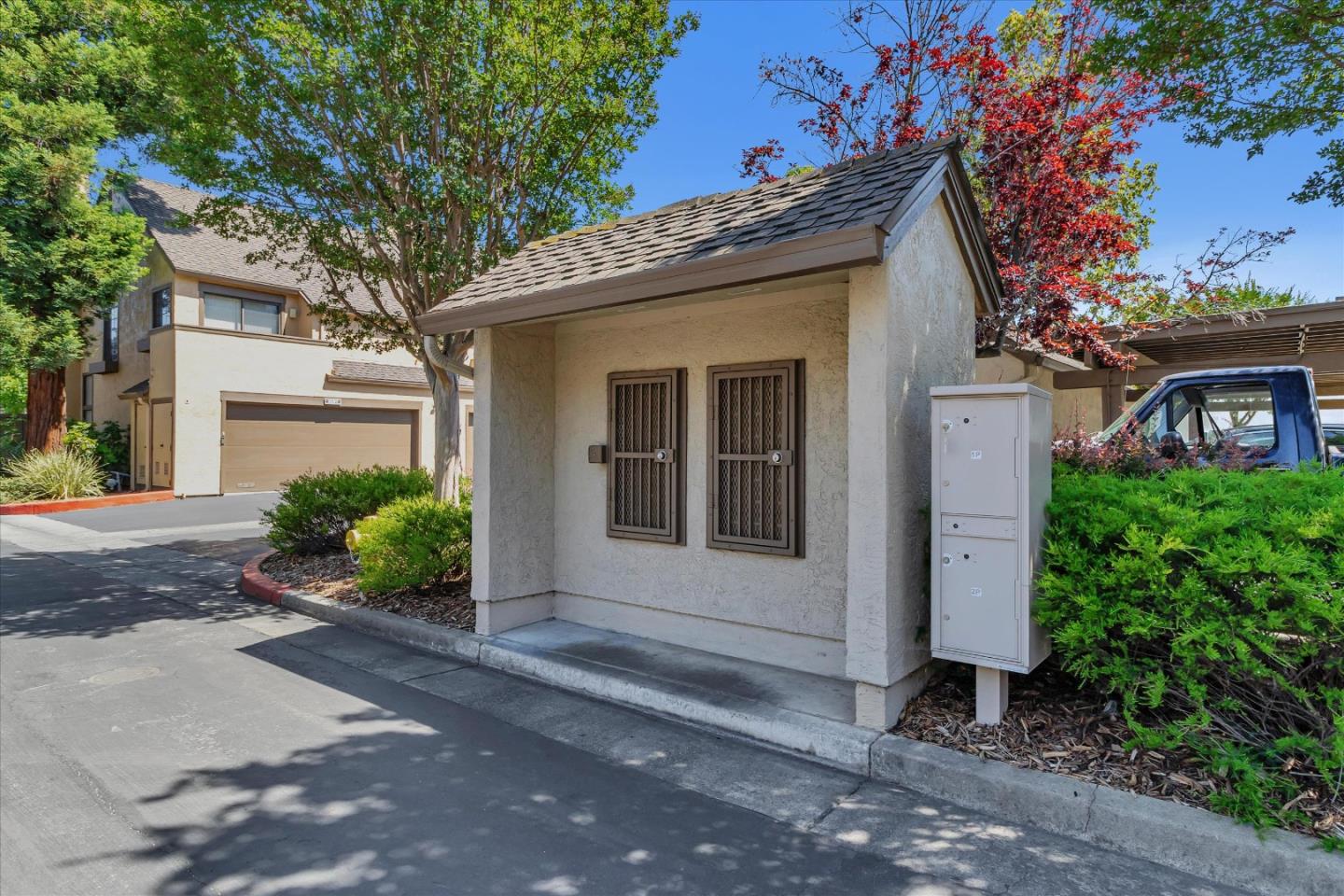 1820 Ashmeade Court