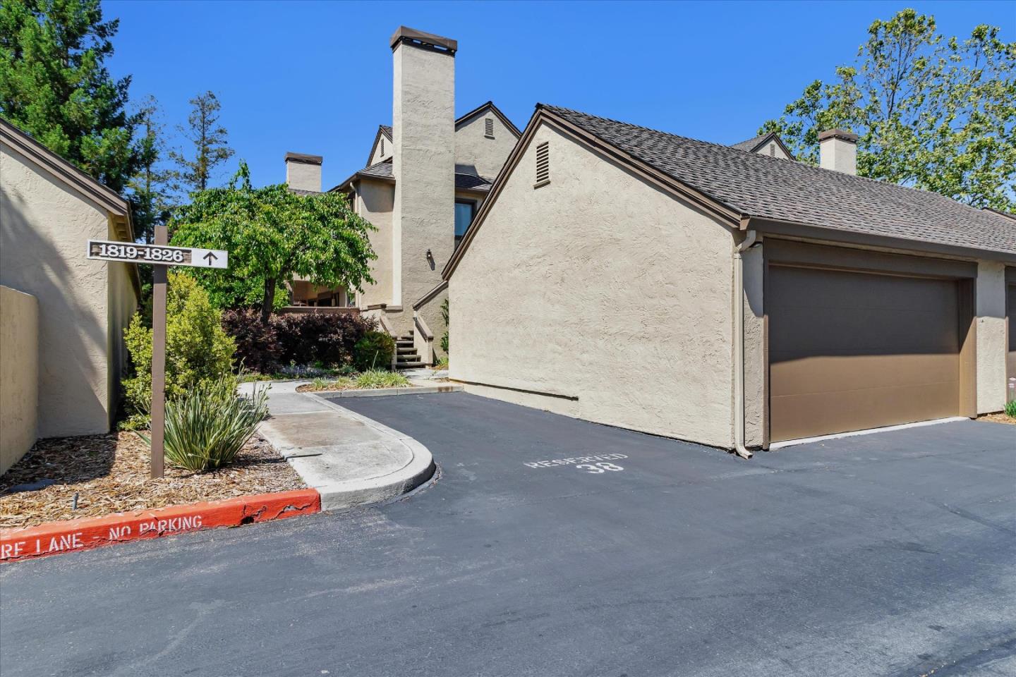 1820 Ashmeade Court