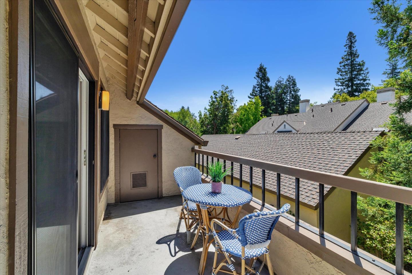 1820 Ashmeade Court
