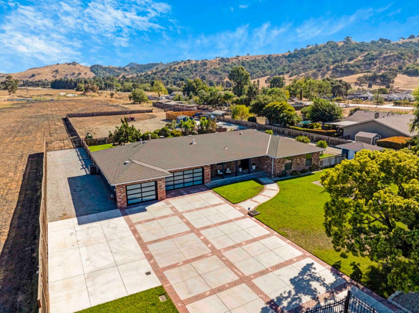 280 Live Oak Avenue