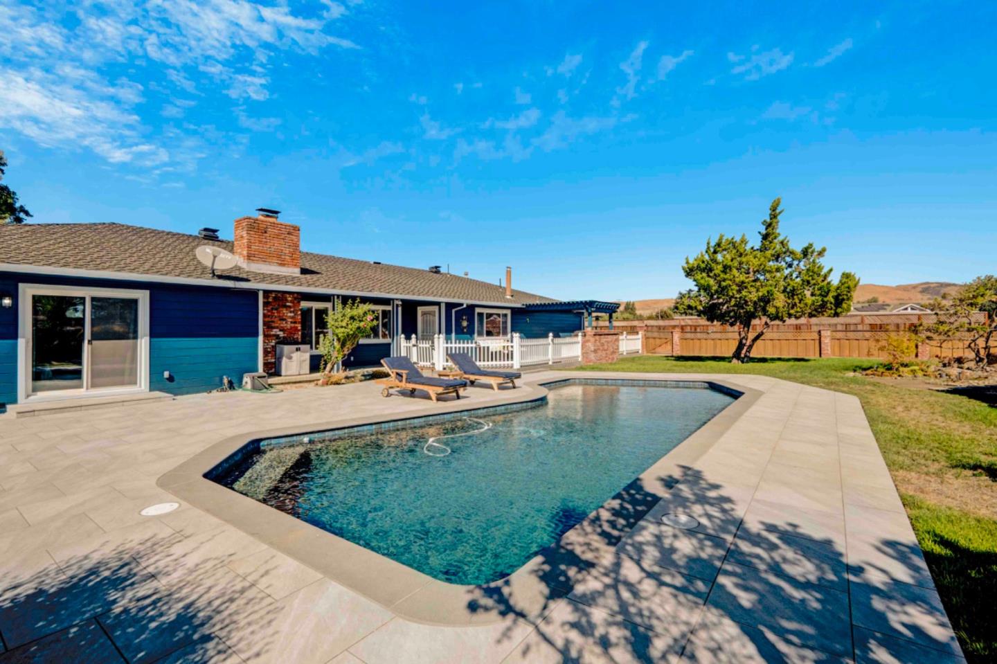 280 Live Oak Avenue