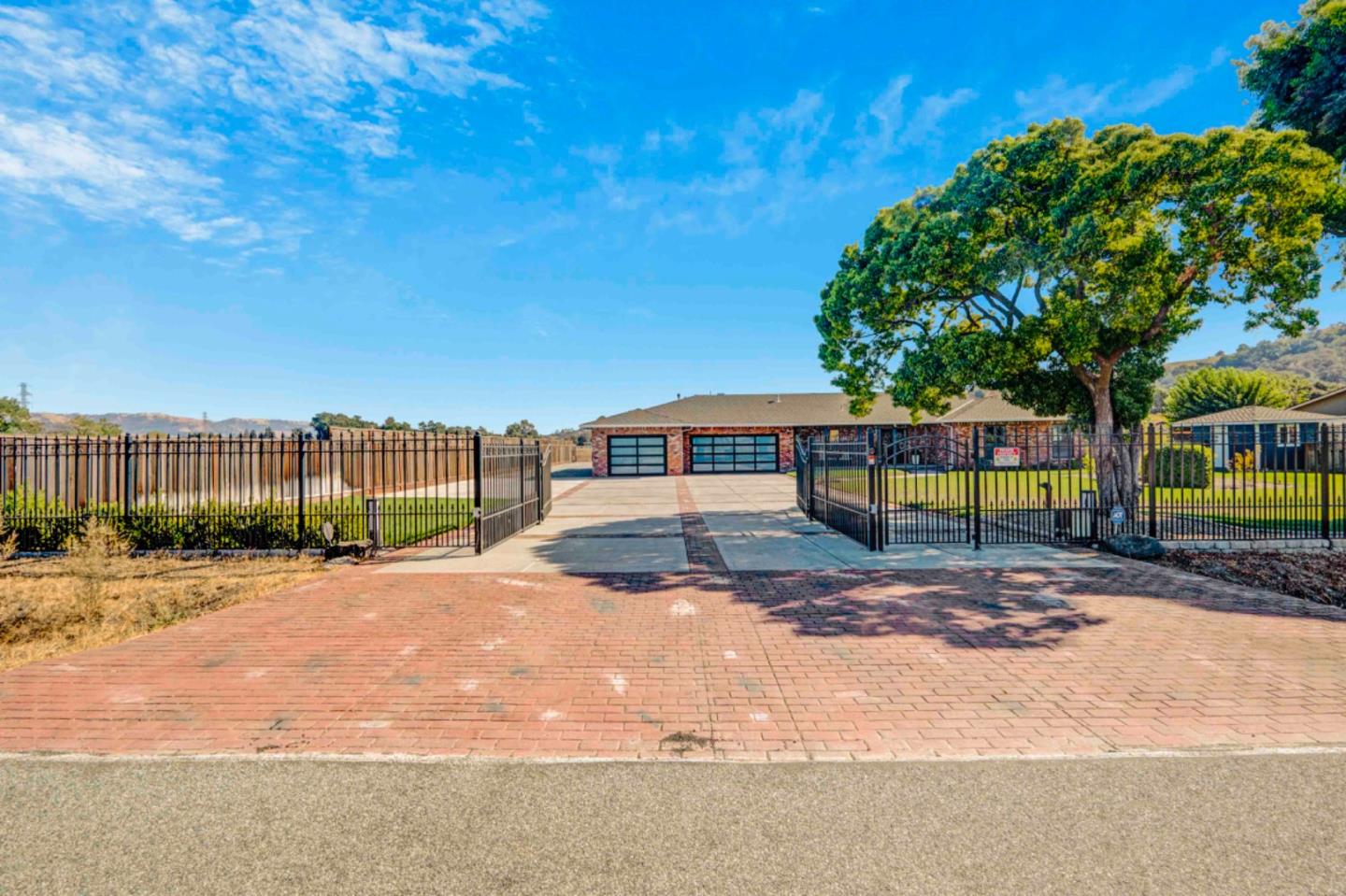280 Live Oak Avenue