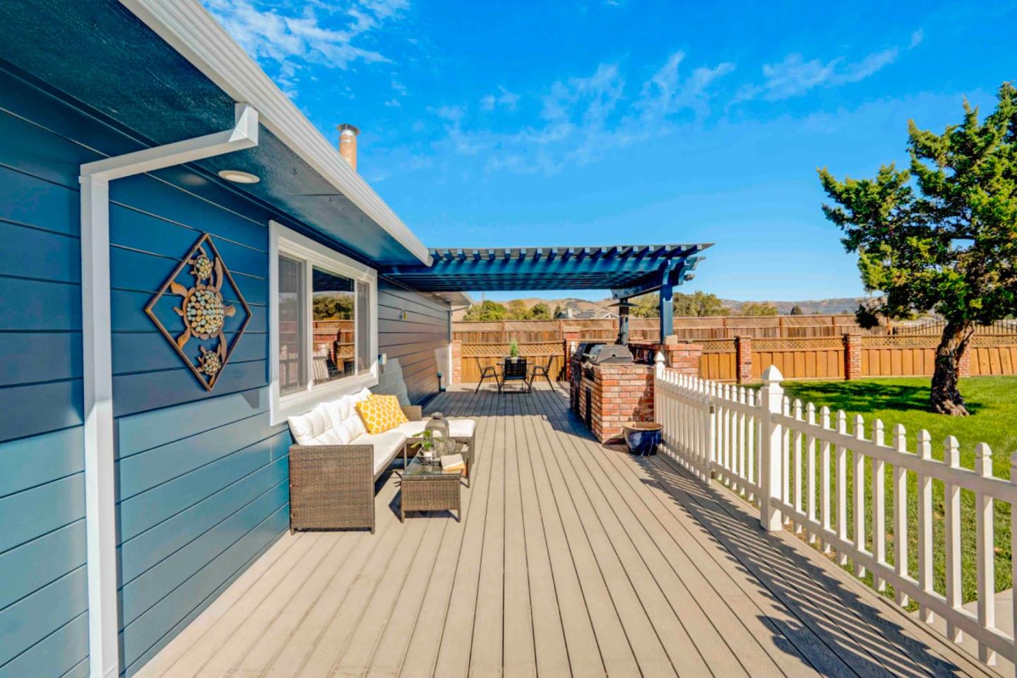 280 Live Oak Avenue