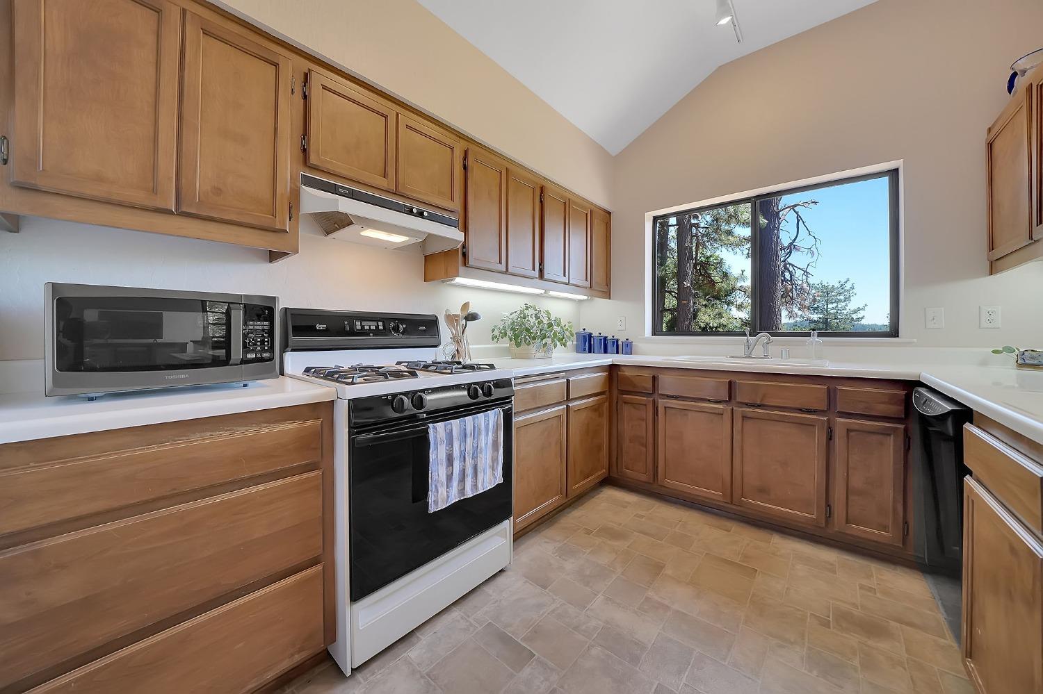 16524 Alpine Lane