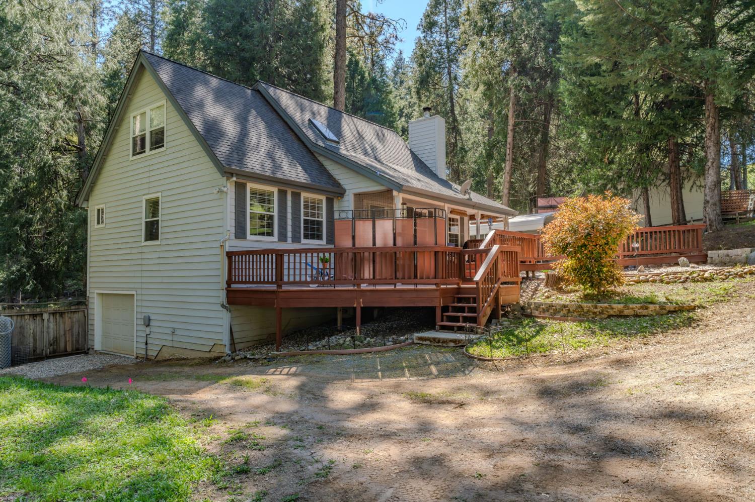 16460 Mckenzie Drive