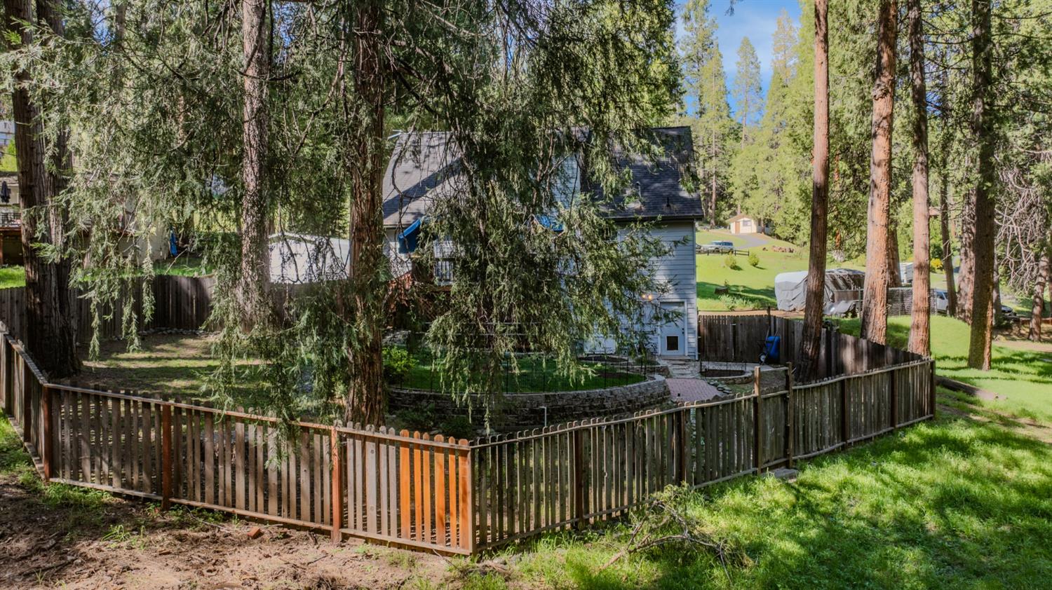 16460 Mckenzie Drive