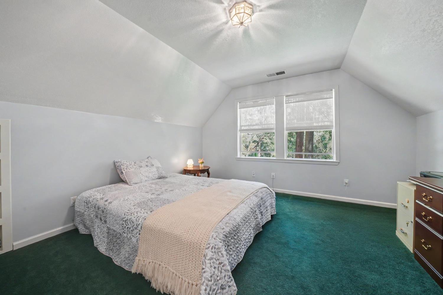 16460 Mckenzie Drive