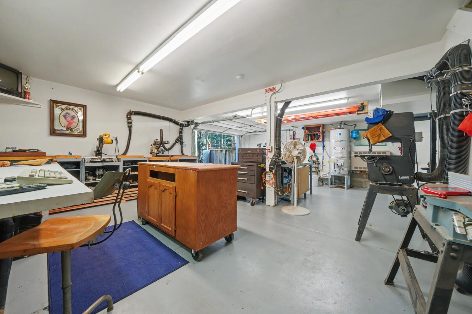 16460 Mckenzie Drive