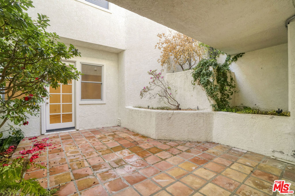 2020 Palisades Drive