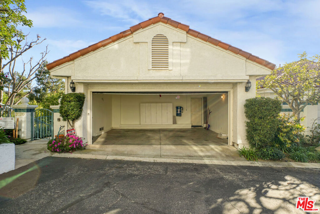2020 Palisades Drive