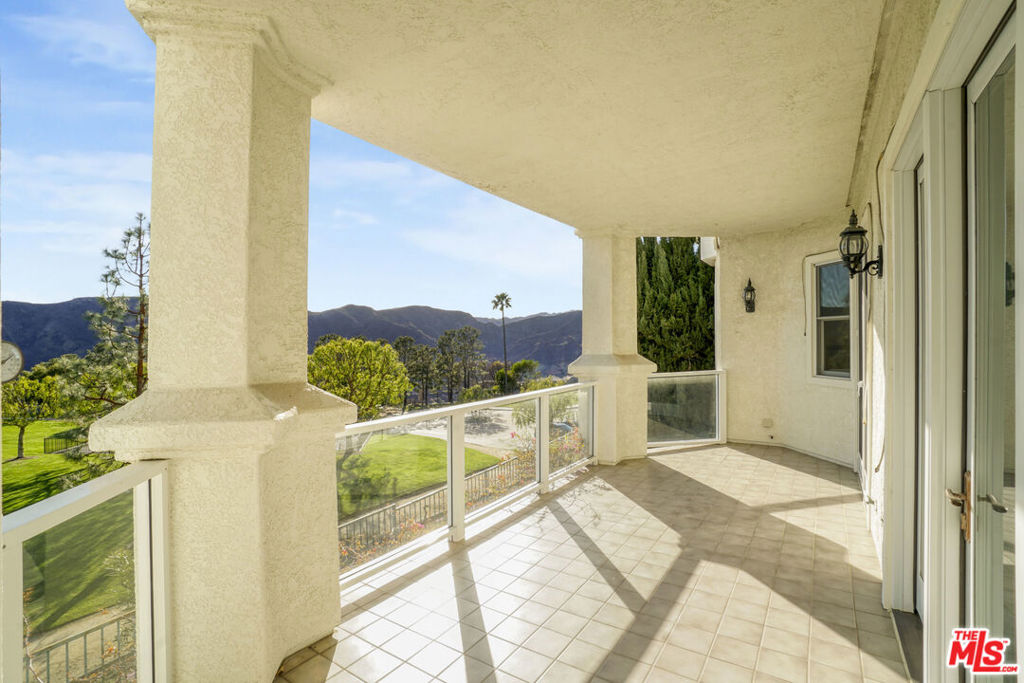 2020 Palisades Drive