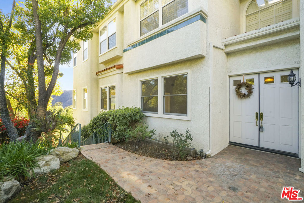 2020 Palisades Drive