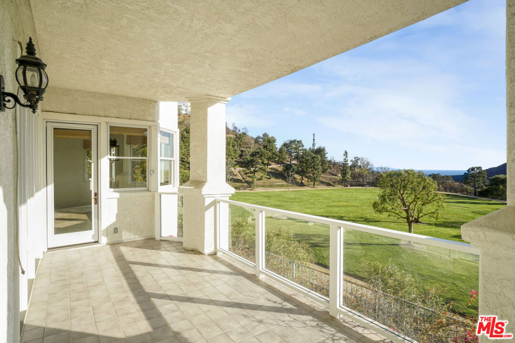 2020 Palisades Drive