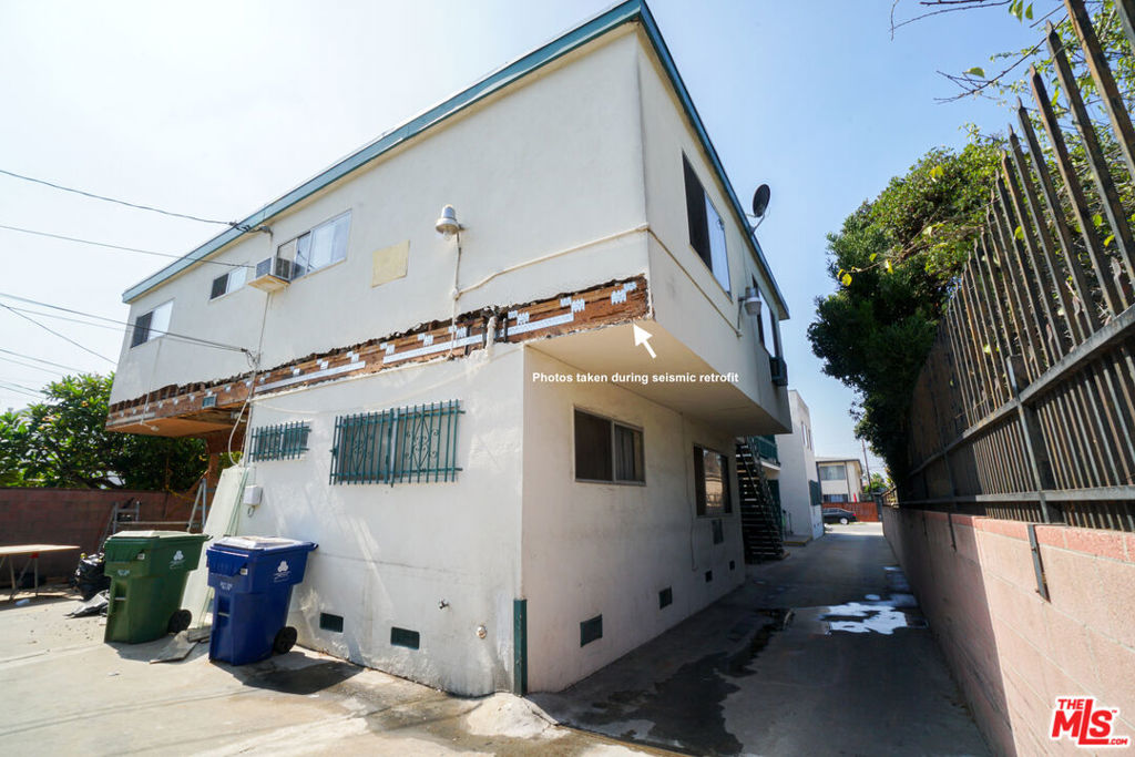 1542 2nd Avenue