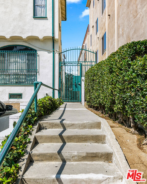 4051 W 4th Street