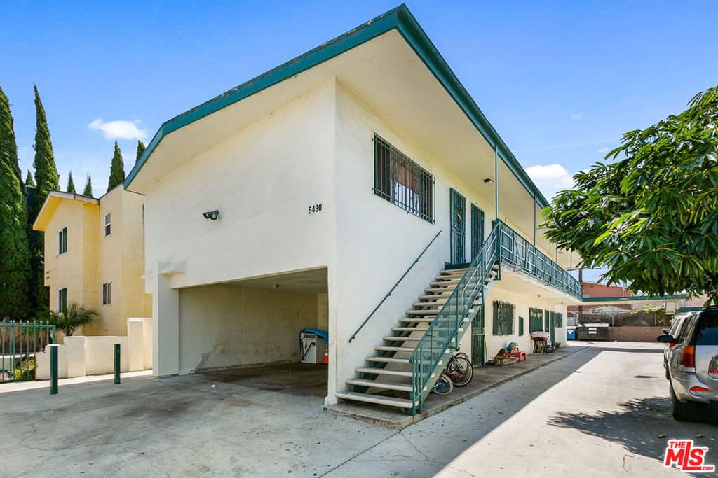 5430 32-34 Smiley Drive