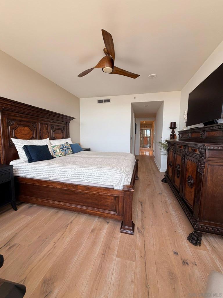 1325 Pacific Highway 1301