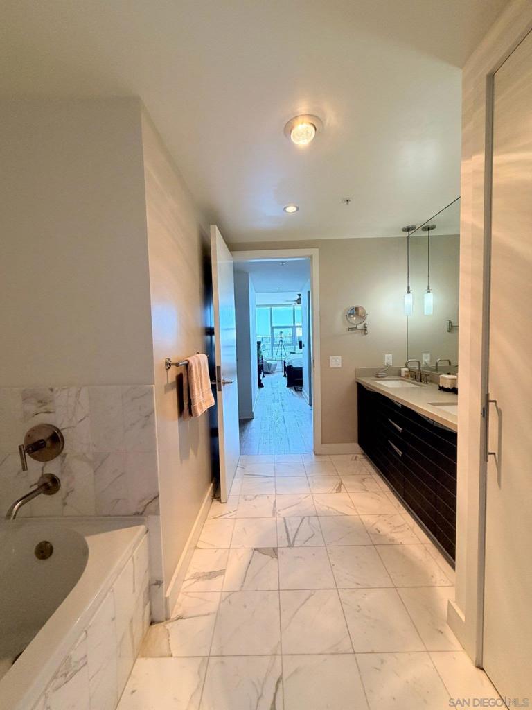 1325 Pacific Highway 1301
