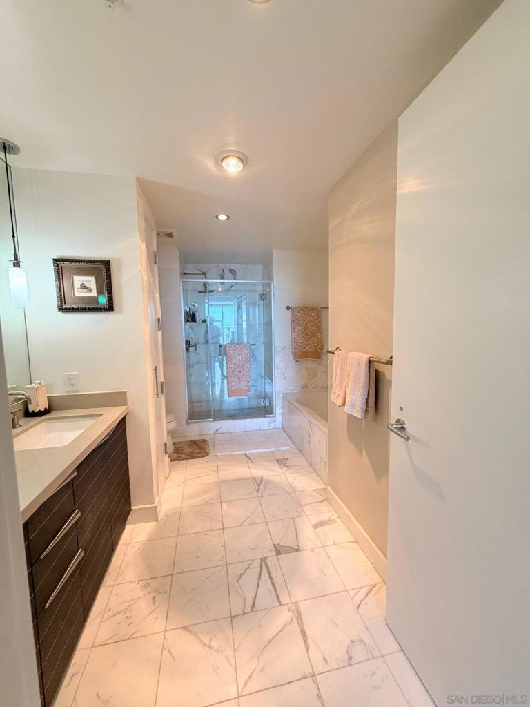 1325 Pacific Highway 1301