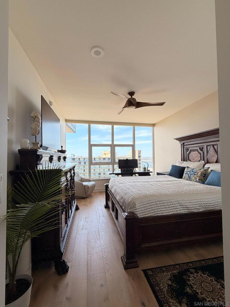 1325 Pacific Highway 1301