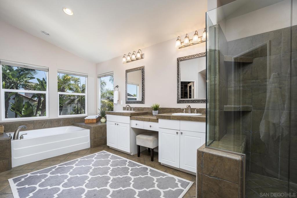 5790 Mosswood Cove
