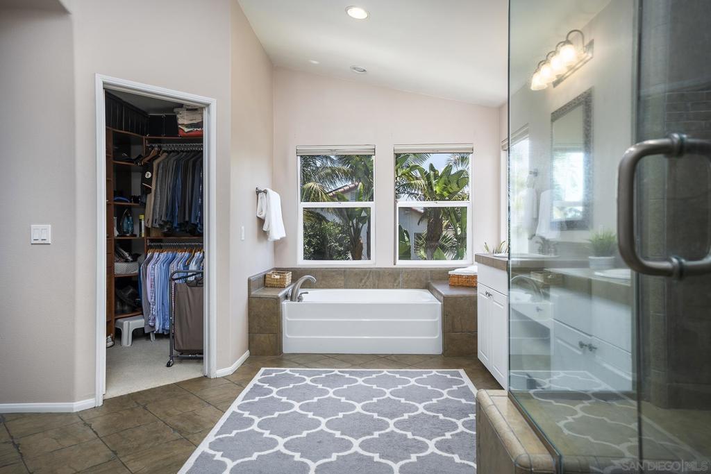5790 Mosswood Cove
