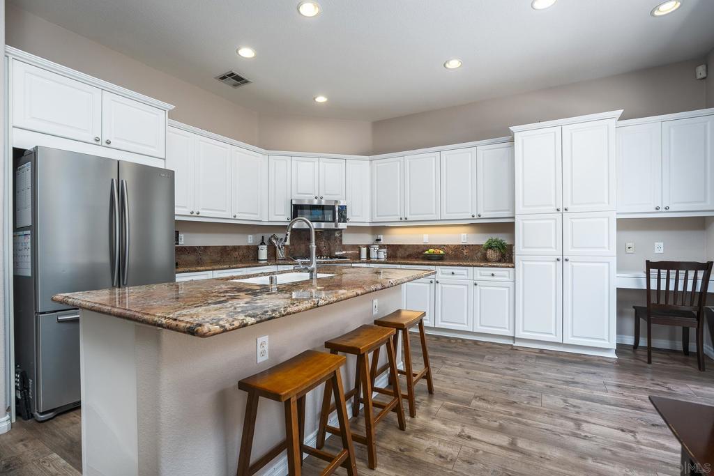 5790 Mosswood Cove