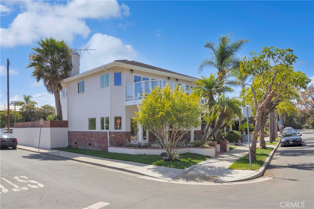 5894 E Appian