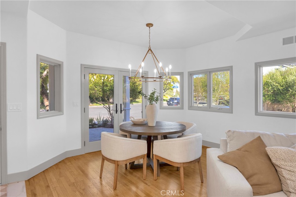 5894 E Appian