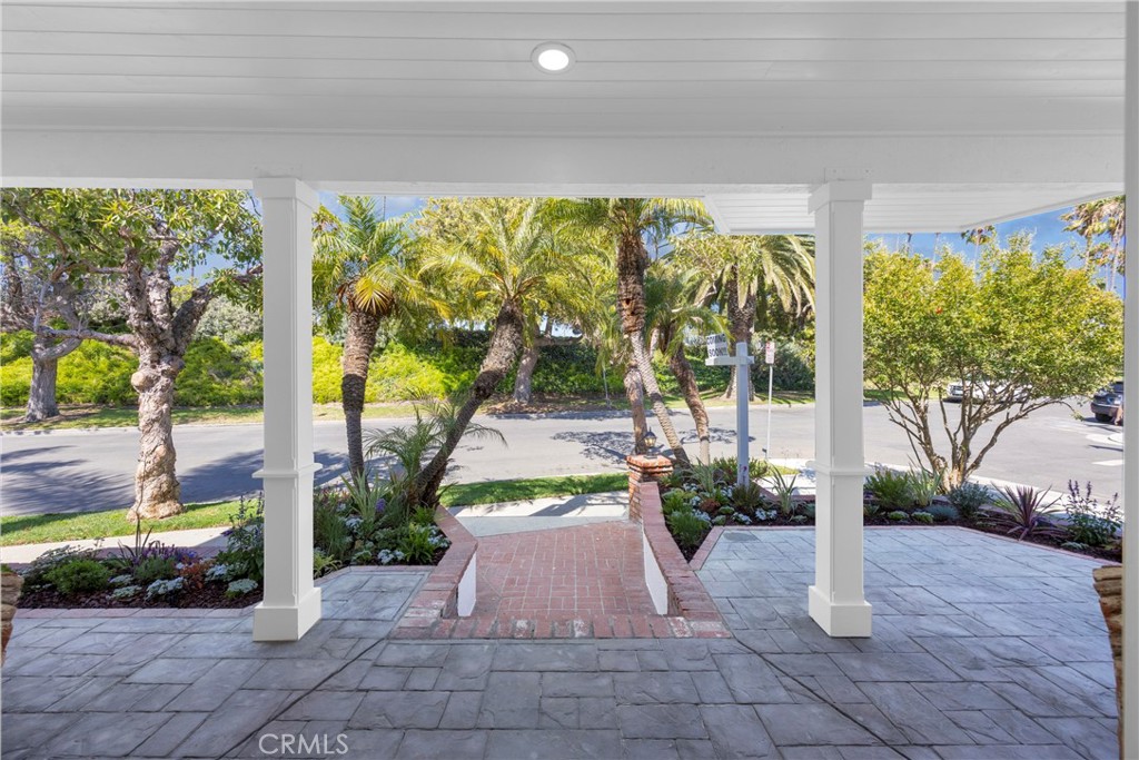 5894 E Appian