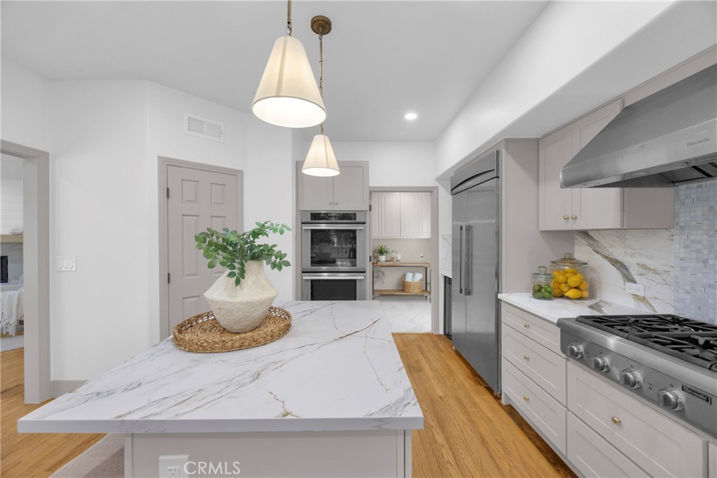 5894 E Appian