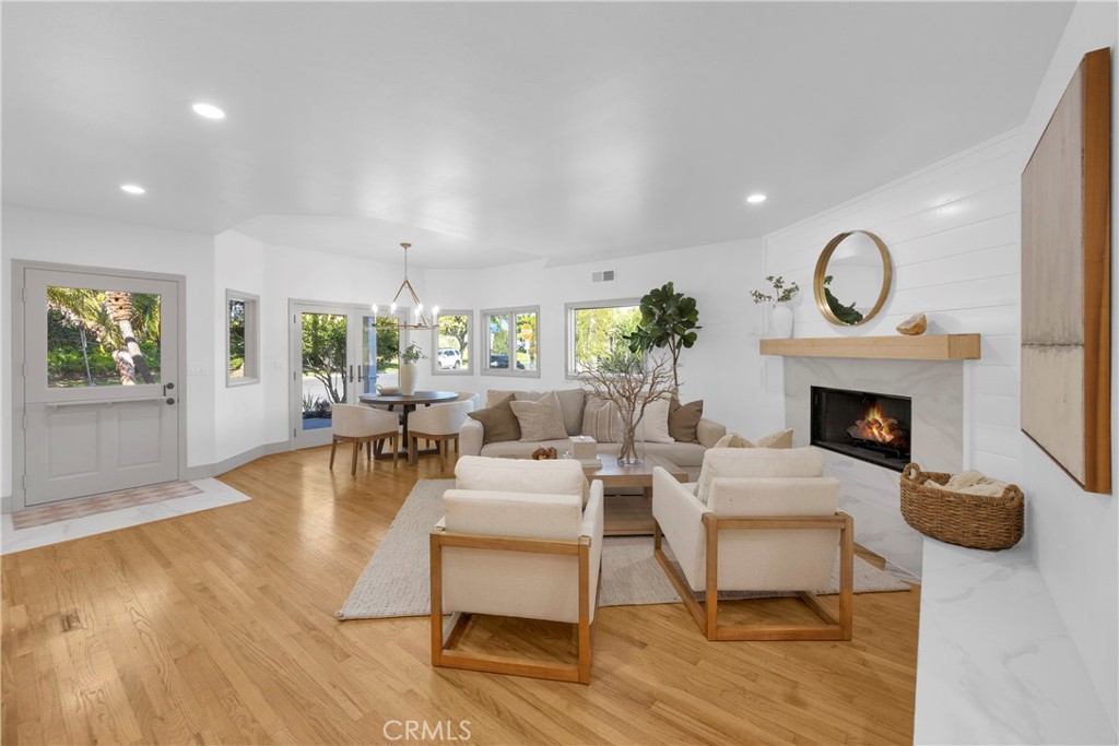 5894 E Appian