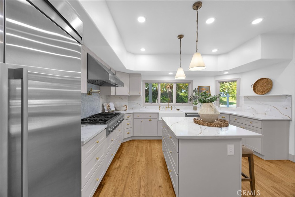 5894 E Appian