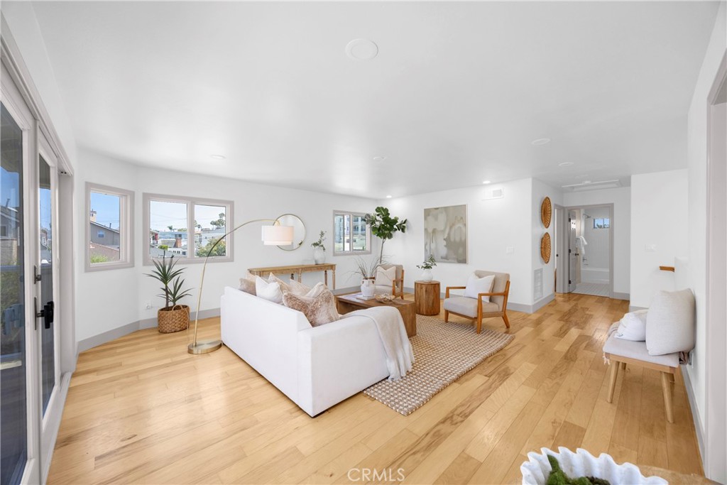 5894 E Appian