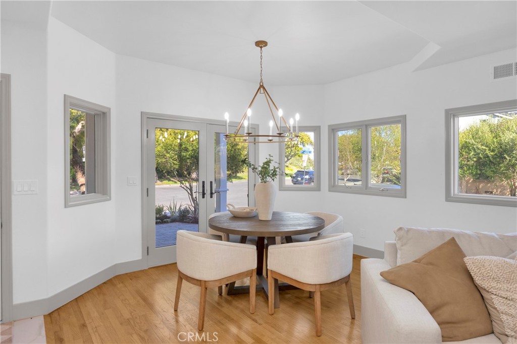 5894 E Appian