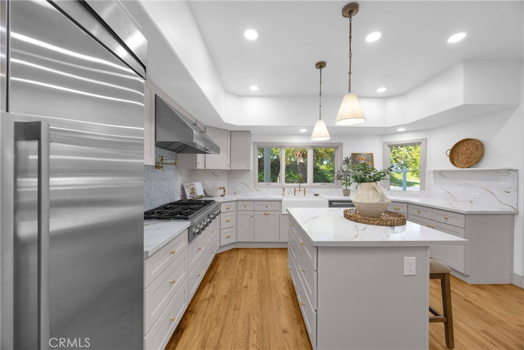 5894 E Appian