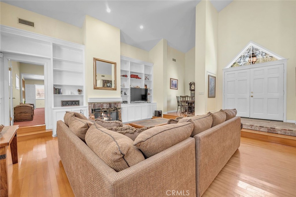 42761 Juniper