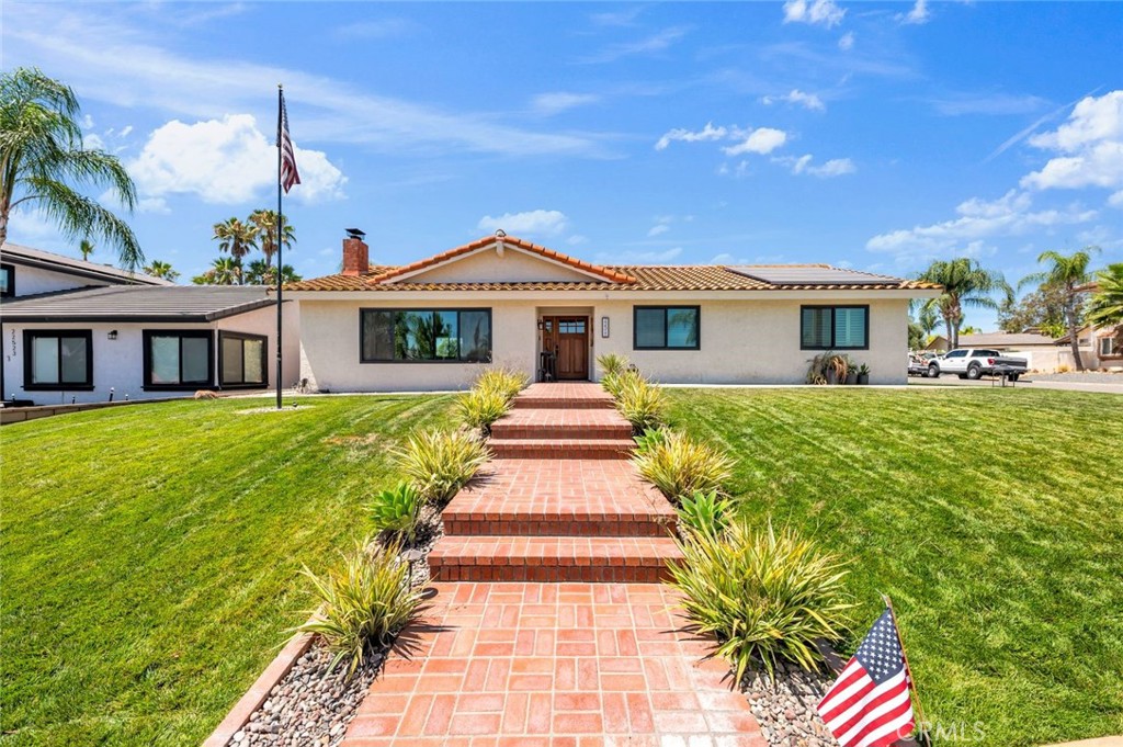 22511 Pin Tail Drive