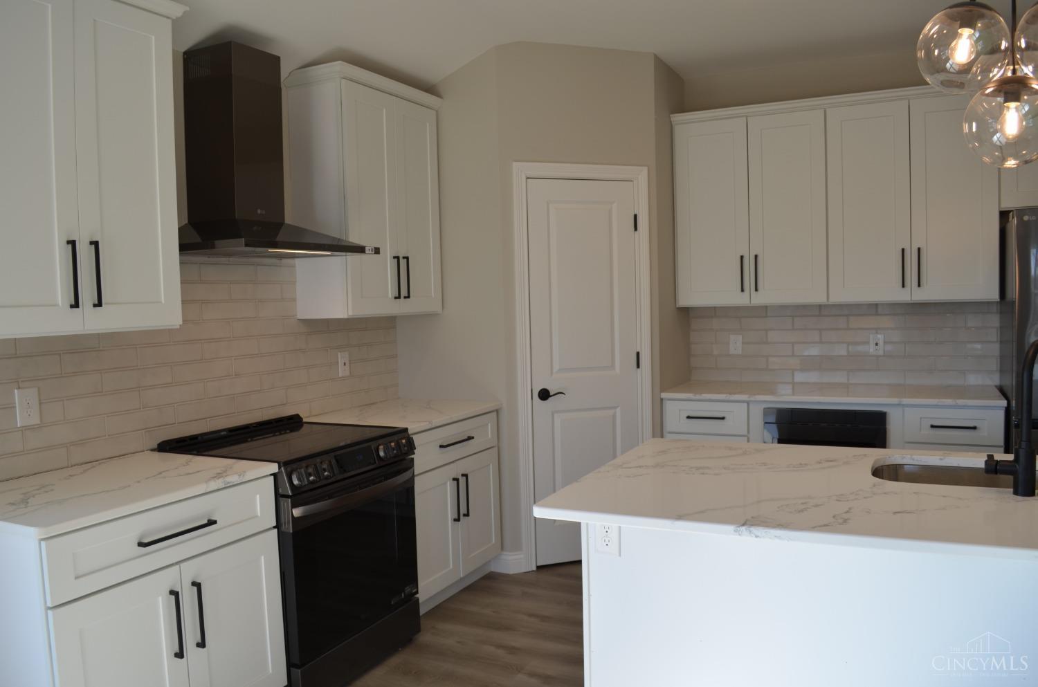 4 Peregrine Way