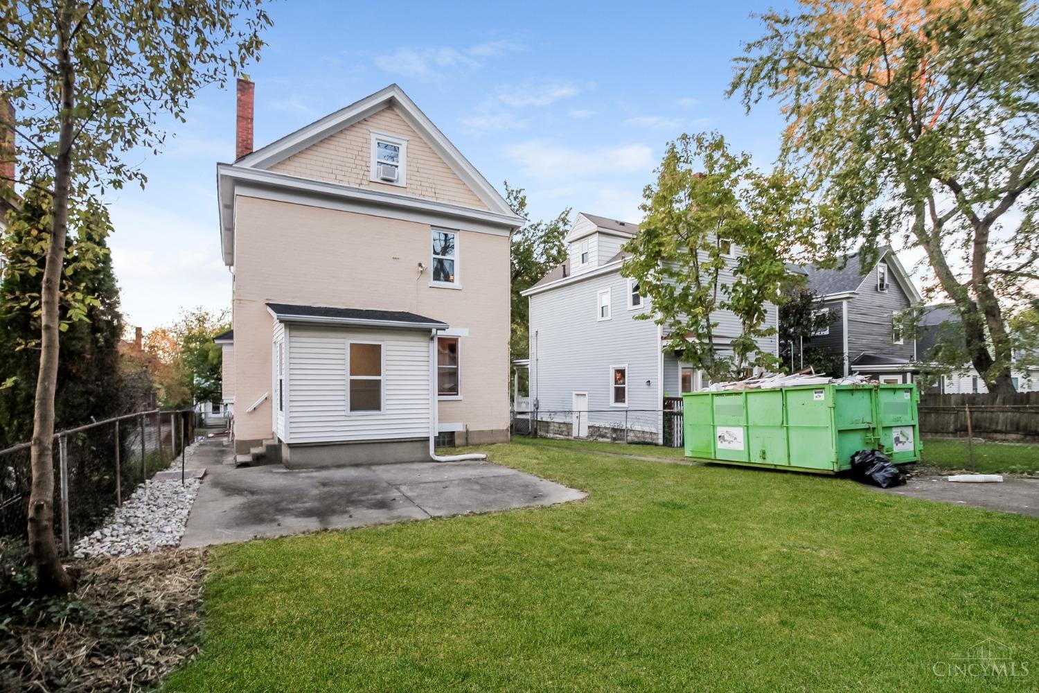 2737 Arbor Avenue