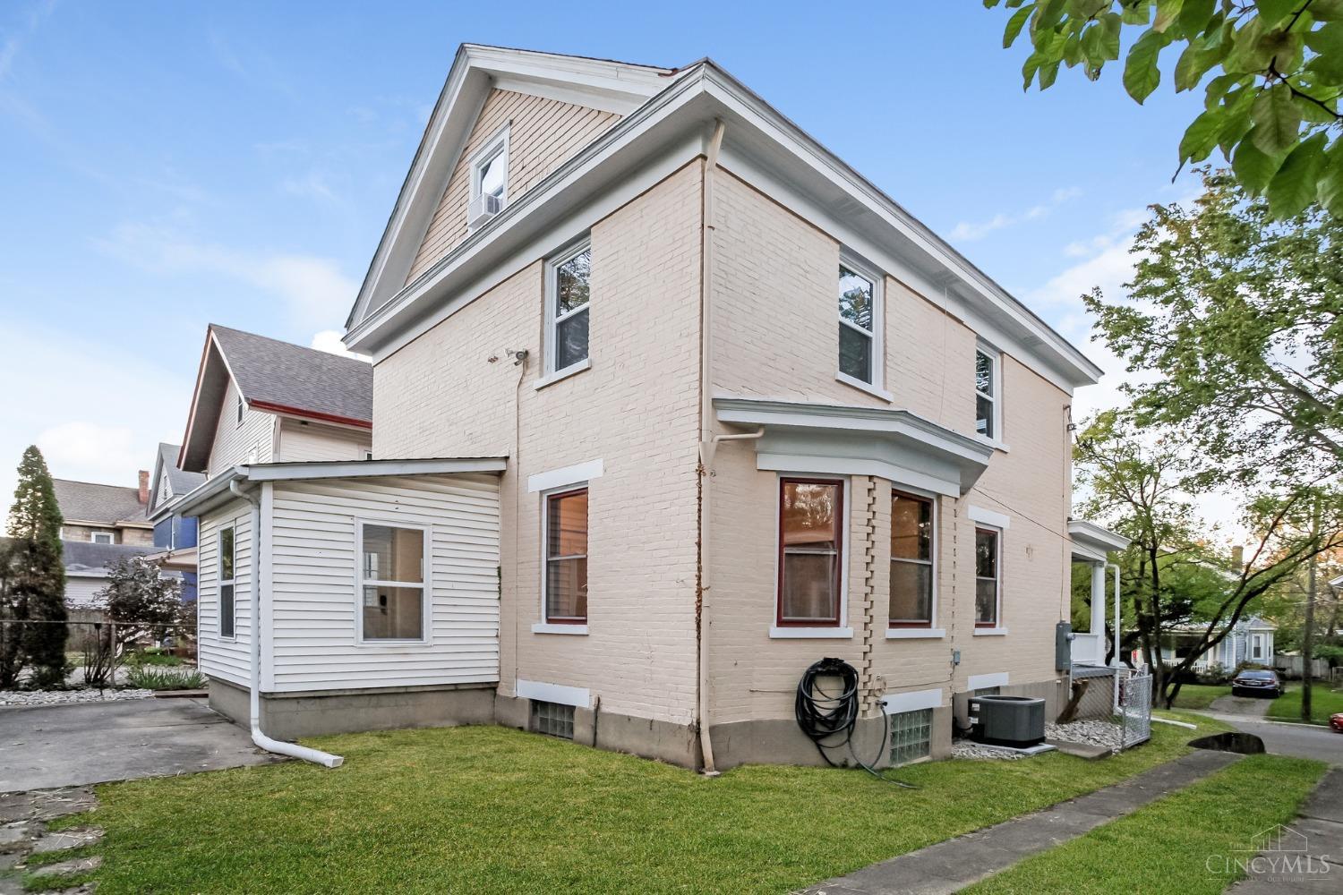 2737 Arbor Avenue