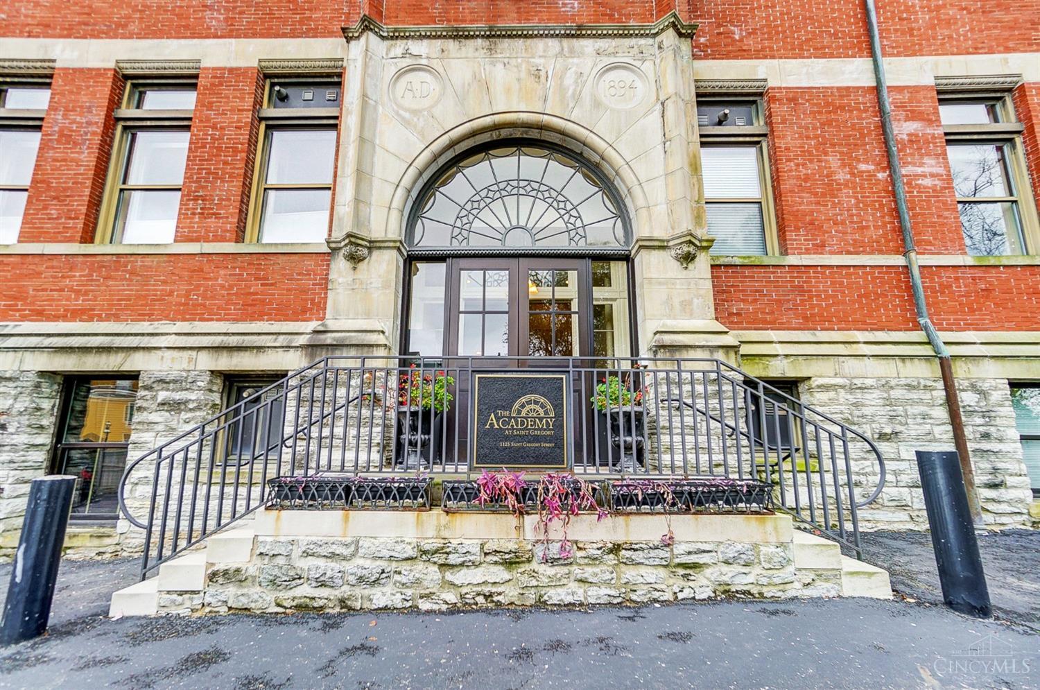 1125 St Gregory Street 302