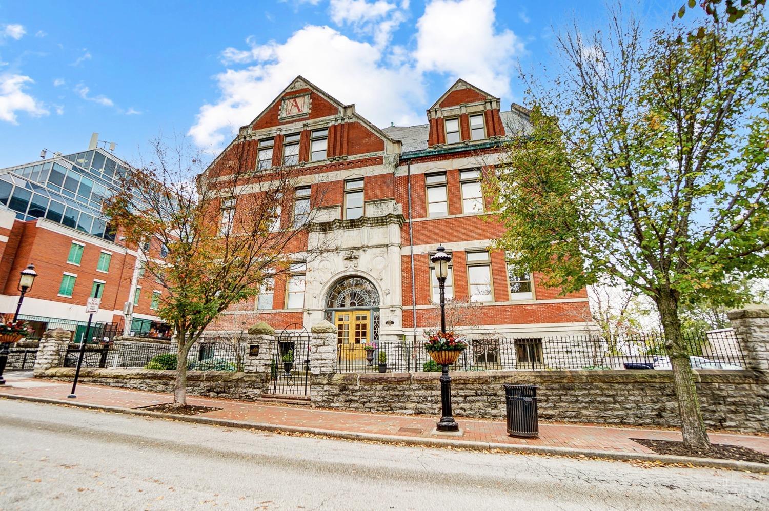 1125 St Gregory Street 302
