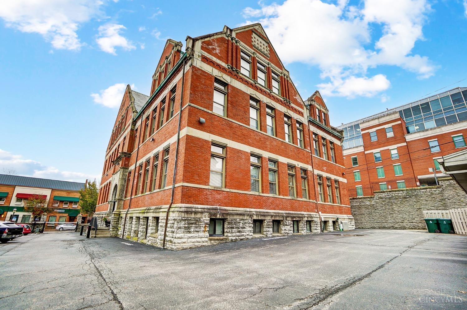 1125 St Gregory Street 302